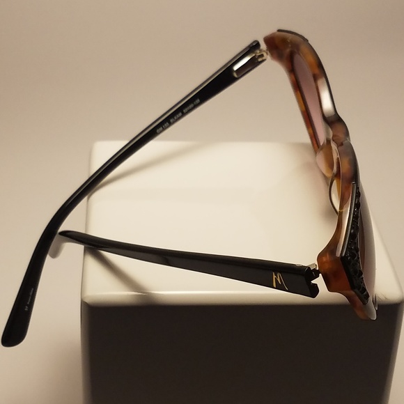 GUESS by Marchiano Women's Sunglasses - Picture 7 of 8